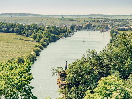 Ausblick über den Krappenfelsen nach Lauffen am Neckar