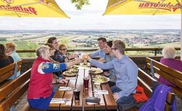 Höhenrestaurant mit Ausblick - Hörnle Waldschenke bei Brackenheim | © Rathay