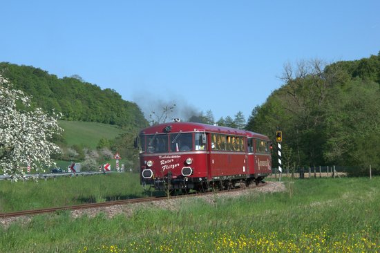 Krebsbachtalbahn | Ausflugsverkehr im historischen Triebwagen "Roter Flitzer"