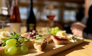 Vesper-Platte in der Besenwirtschaft des Weingut Holzapfel 